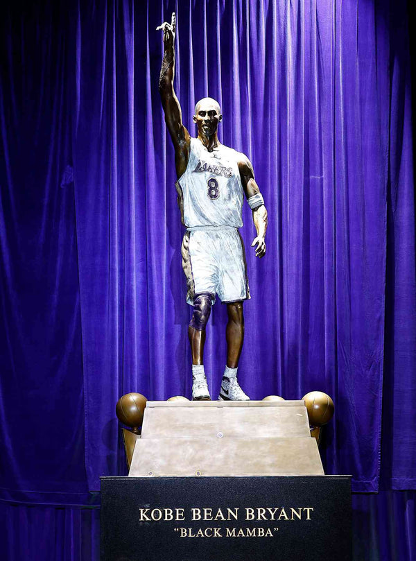 【Kobe Bryant immortalized with 19-foot bronze statue outside the Lakers' arena】